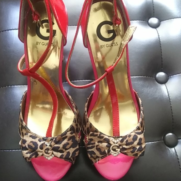 📌Recent Price Drop📌Gby Guess Open-Toed Strappy Red& Leopard Print - Picture 3 of 8